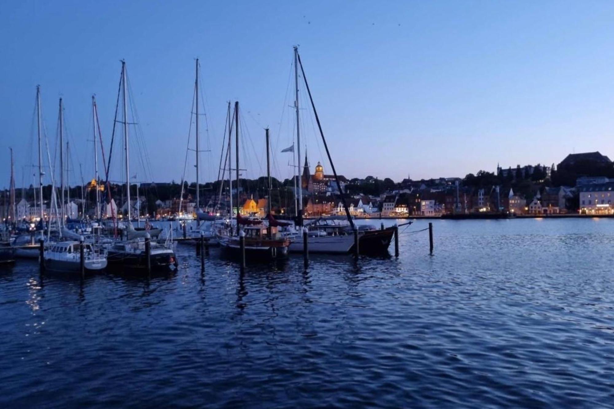 Kuestenliebe -Mit Traumhaftem Meerblick Und Balkon Flensburg Exterior foto