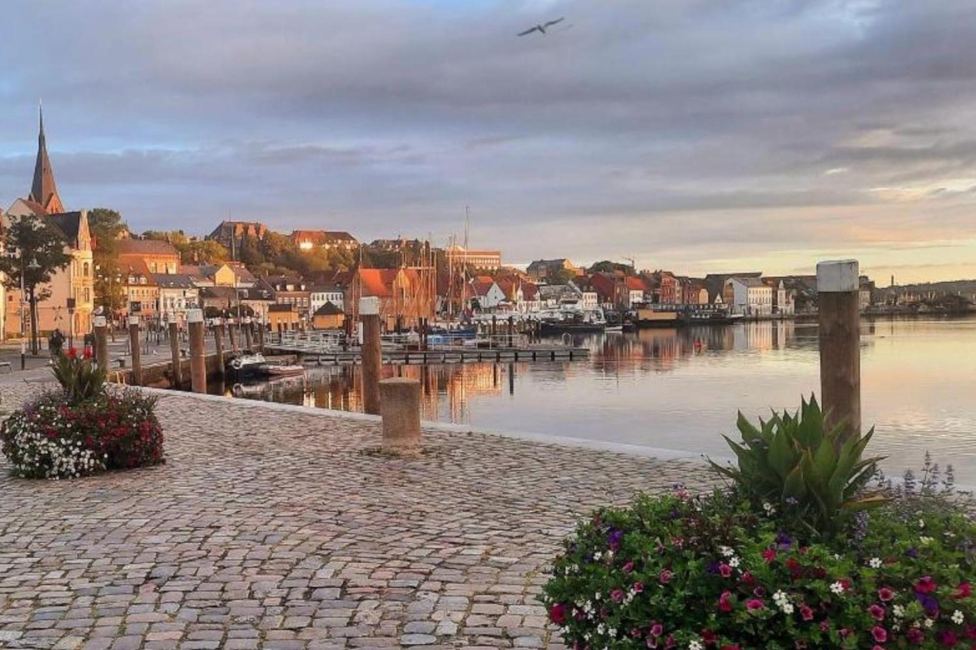 Kuestenliebe -Mit Traumhaftem Meerblick Und Balkon Flensburg Exterior foto